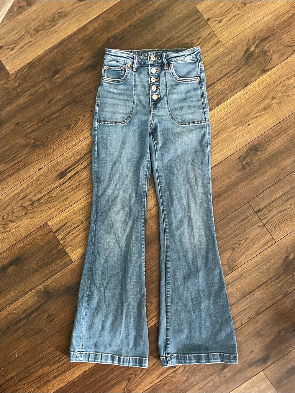 American Eagle Next Level Super High Waisted Flare Jean Classic Medium Blue Sz 2